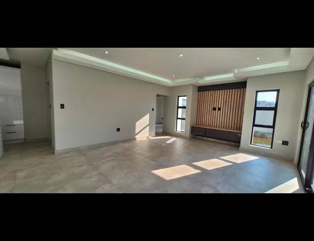 4 BEDROOM HOUSE FOR SALE IN FOUNTAINBROOK ESTATE